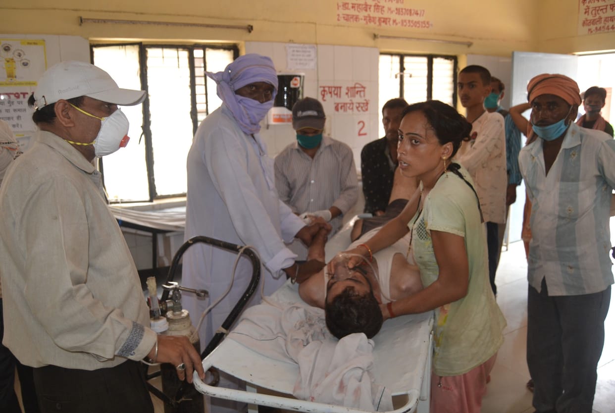 Hathras: Young man hanged after leaving his mother-in-law's house, condition critical
