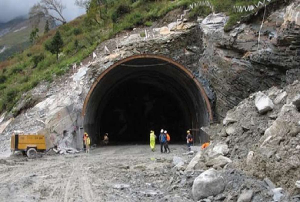 Construction of 126 km long railway tunnels between Katra-Banihal section completed