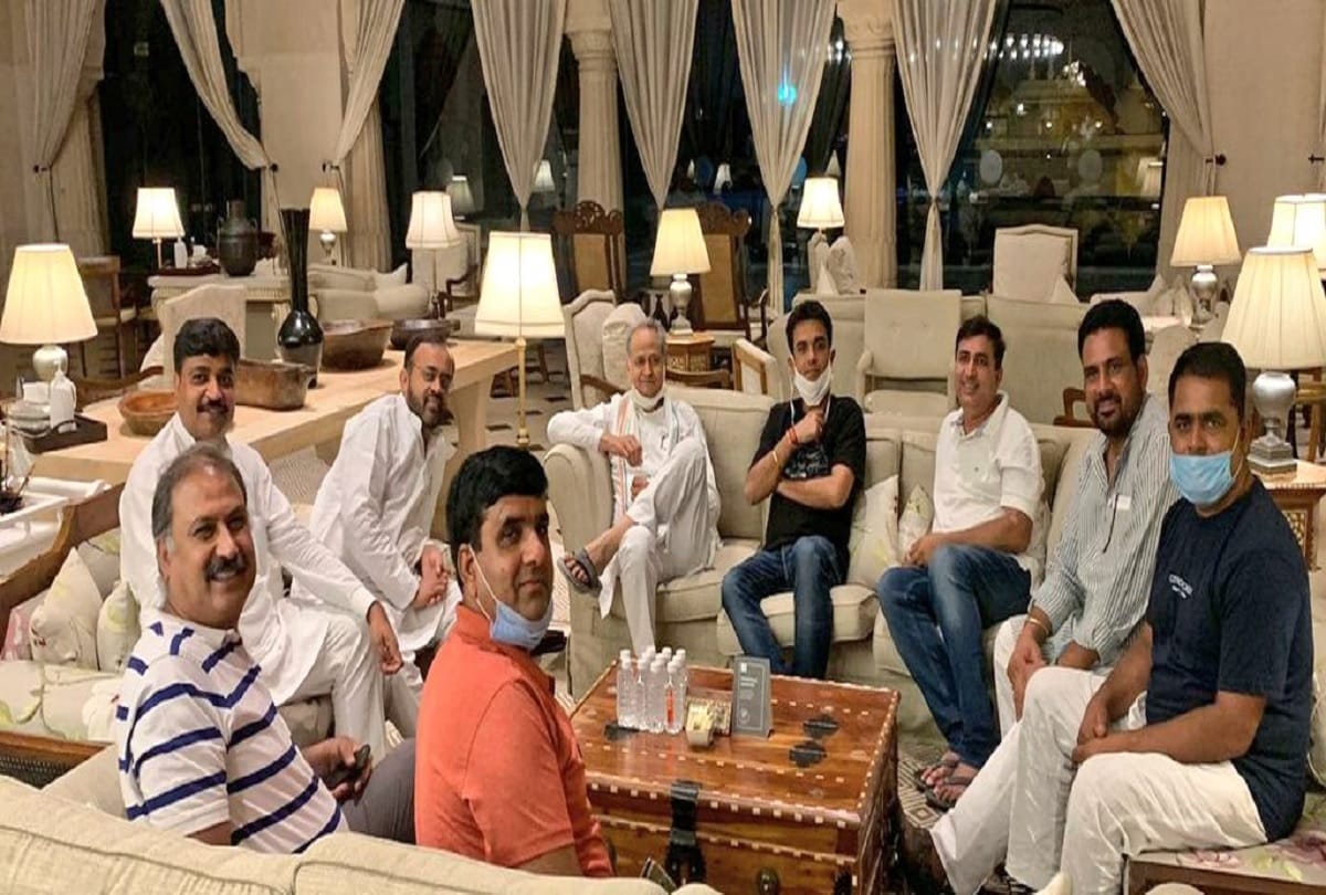 Ashok Gehlot MLAs doing Yoga and eating Mughal-e-Azam Italian Food At 5-star Hotel 