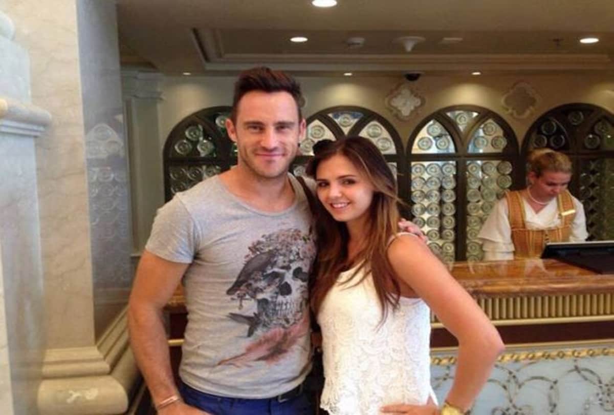 Coronavirus: Faf du Plessis donates his bat, Pink ODI jersey to raise funds