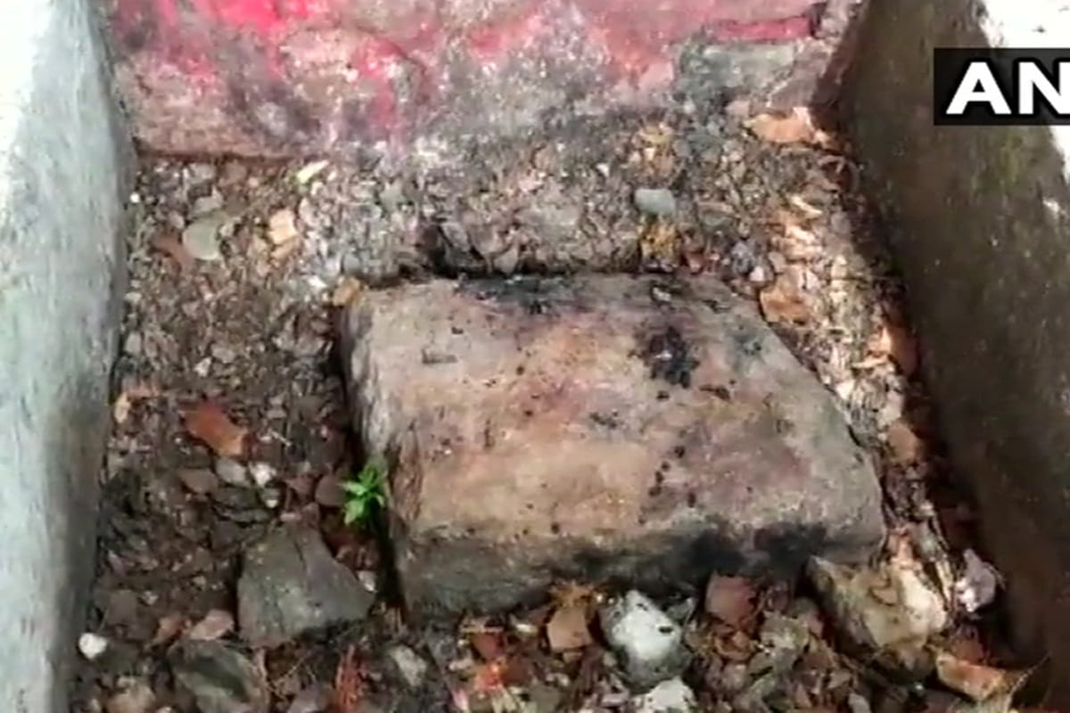 Tamil Nadu Unidentified persons set fire outside two temples in Town Hall & Ukkadam areas