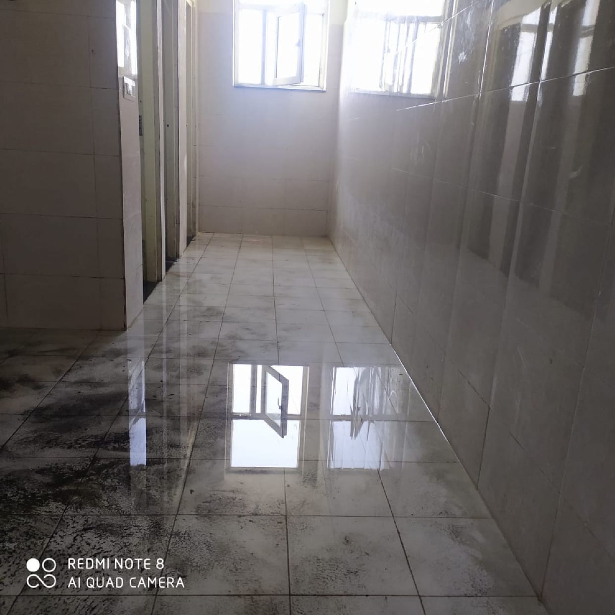 The women's wing building of the Medical College began to leak