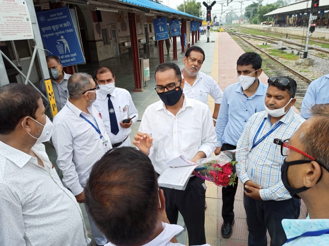 Senior DOM reached Pratapgarh, a bundle of assigned problems