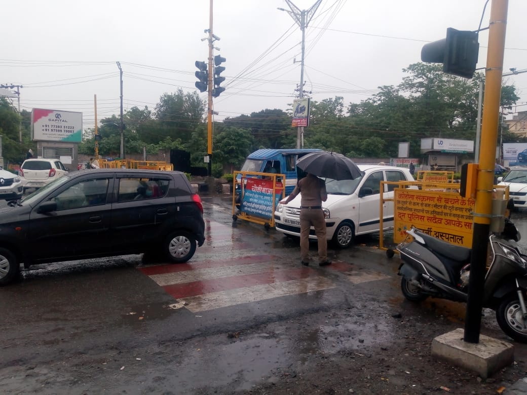 Uttarakhand Lockdown News: traffic jam in dehradun