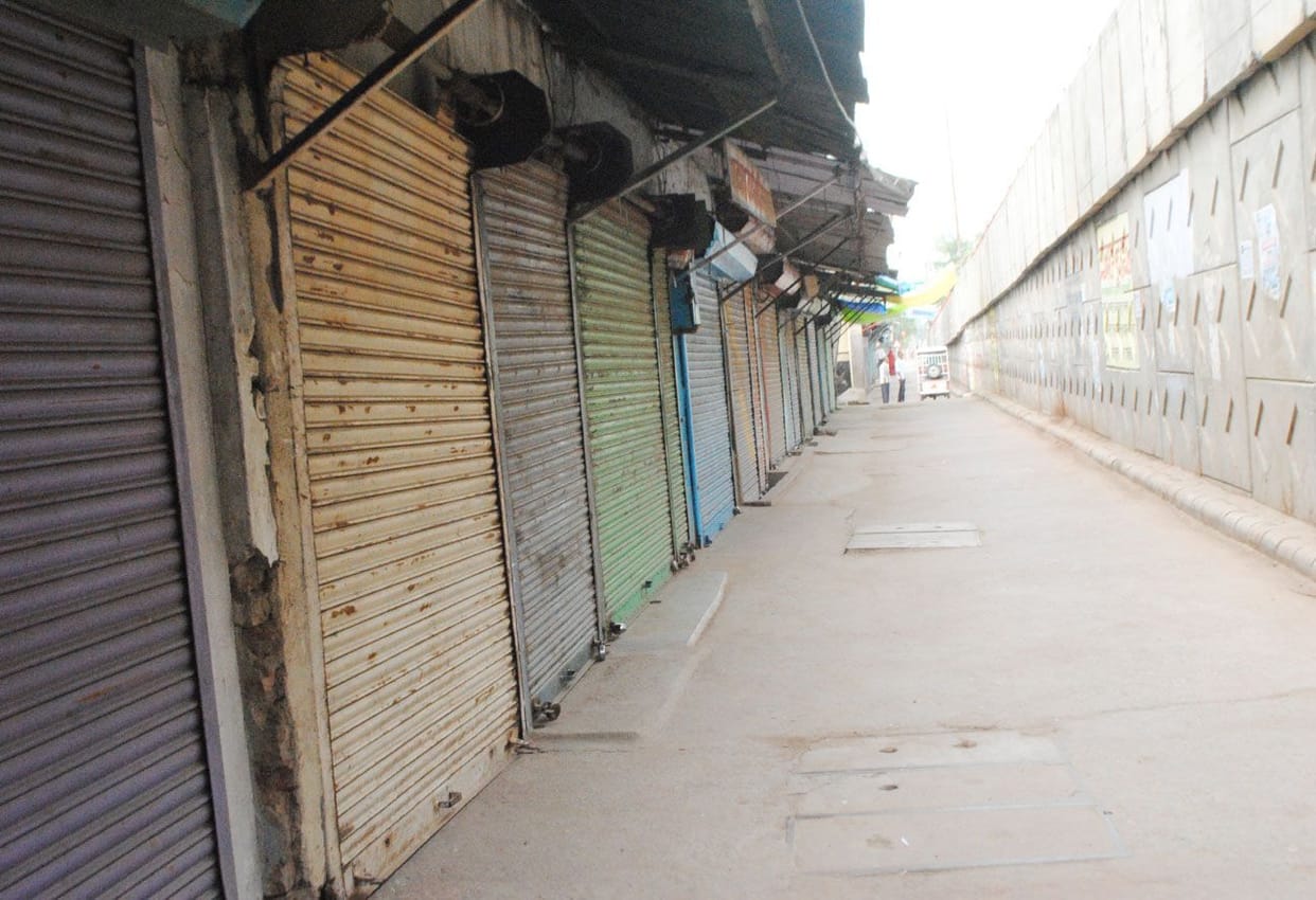 Silence on the roads, more than 50 percent of the buses were standing