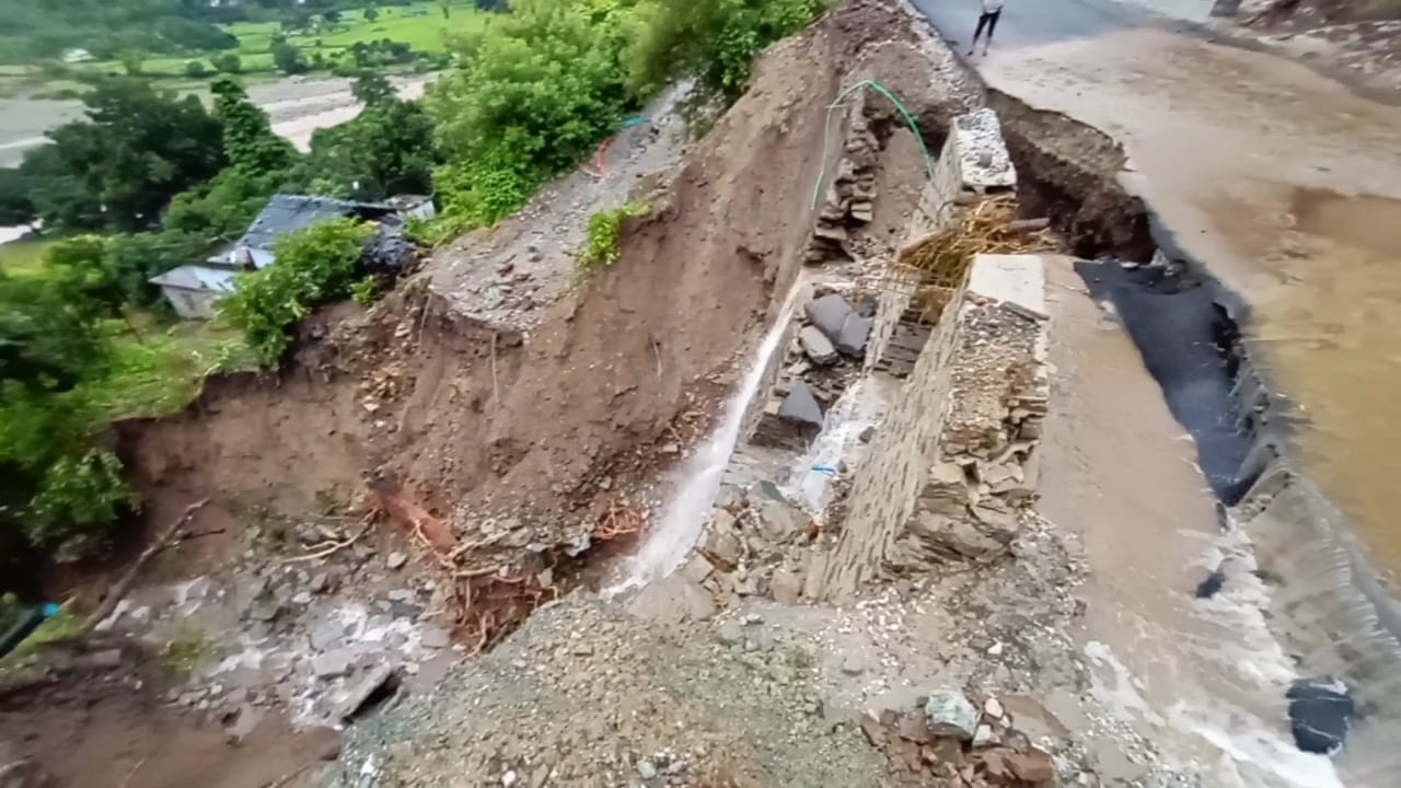 uttarakhand weather : heavy rain in uttarakhand, flood destroyed roads, farming