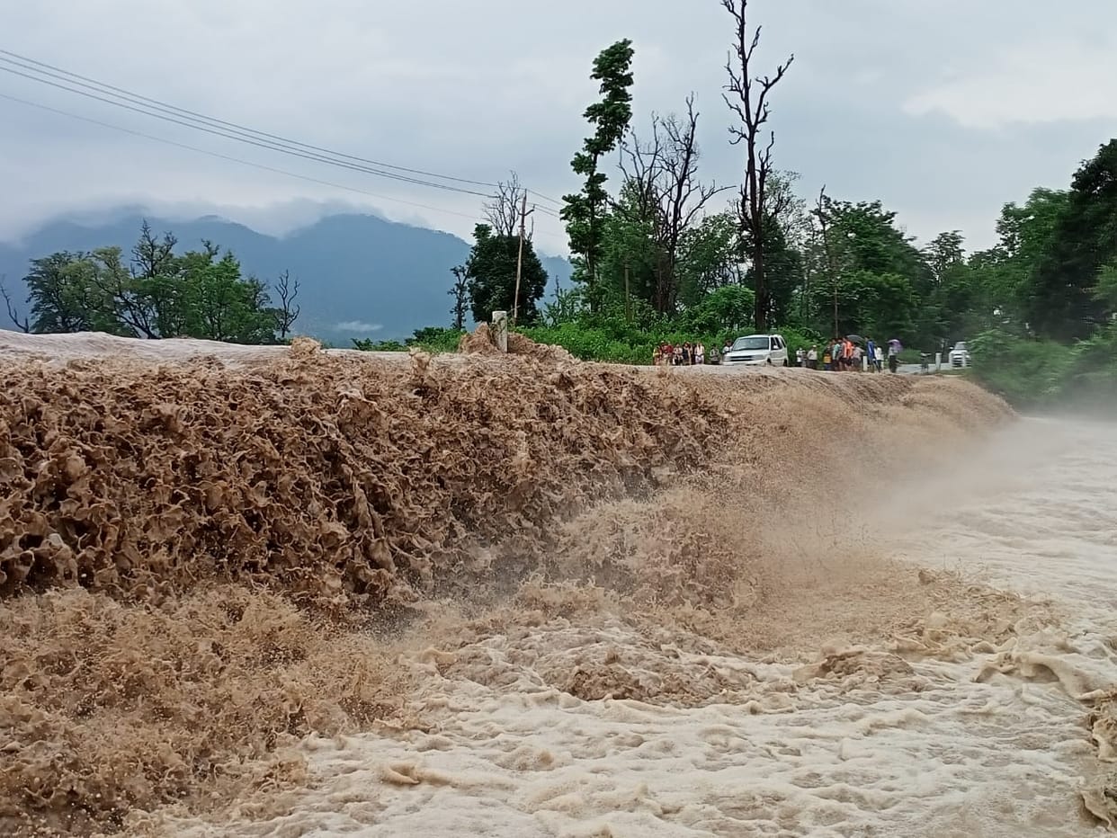 Weather Forecast Today Update in Uttarakhand News: heavy rain red alert in eleven district