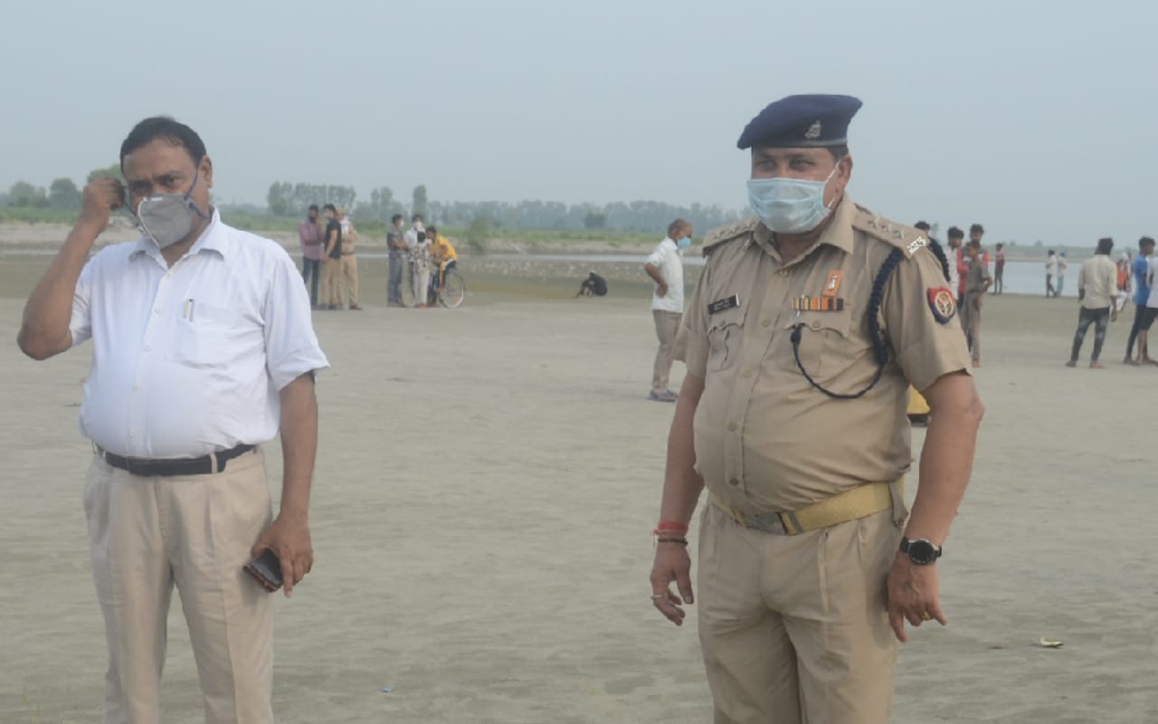 Three teenager sank into yamuna river in Baghpat, man saved two
