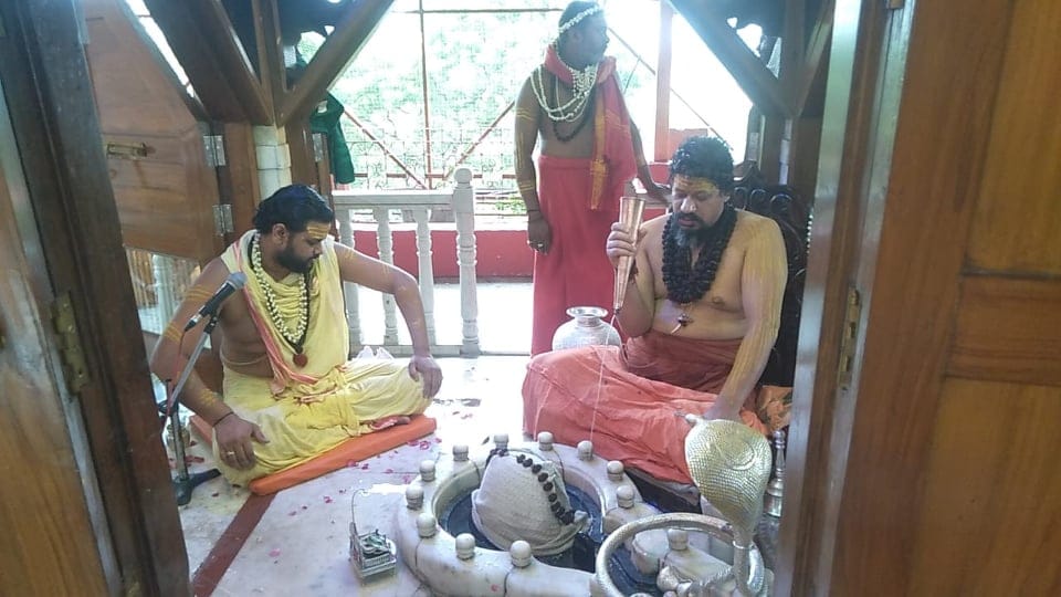 Mahashivratri 2020: Haridwar Police Return sadhvi prachi from Lord shiva temple, Photos