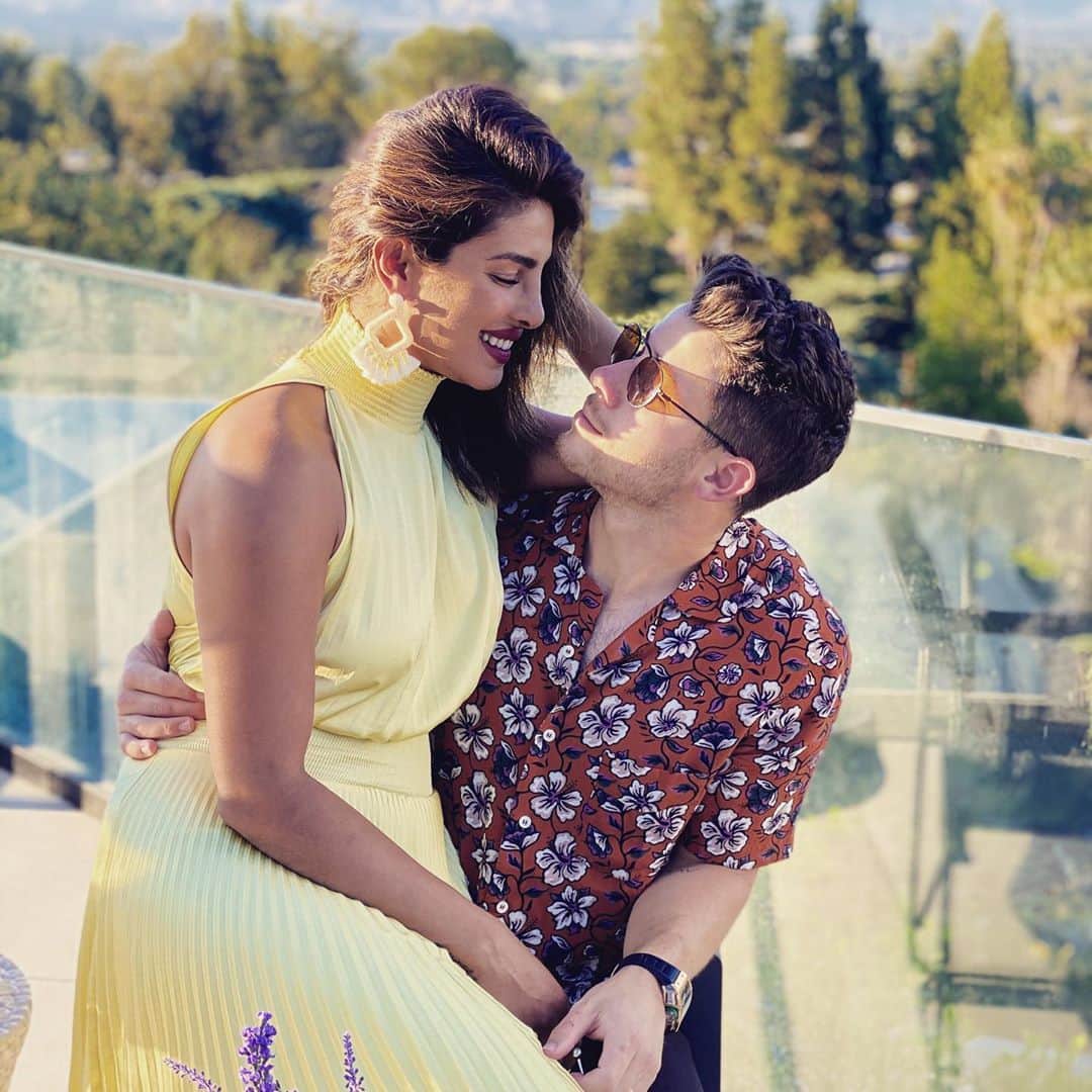 Priyanka chopra surprises Hubby Nick Jonas from London ahead of SNL