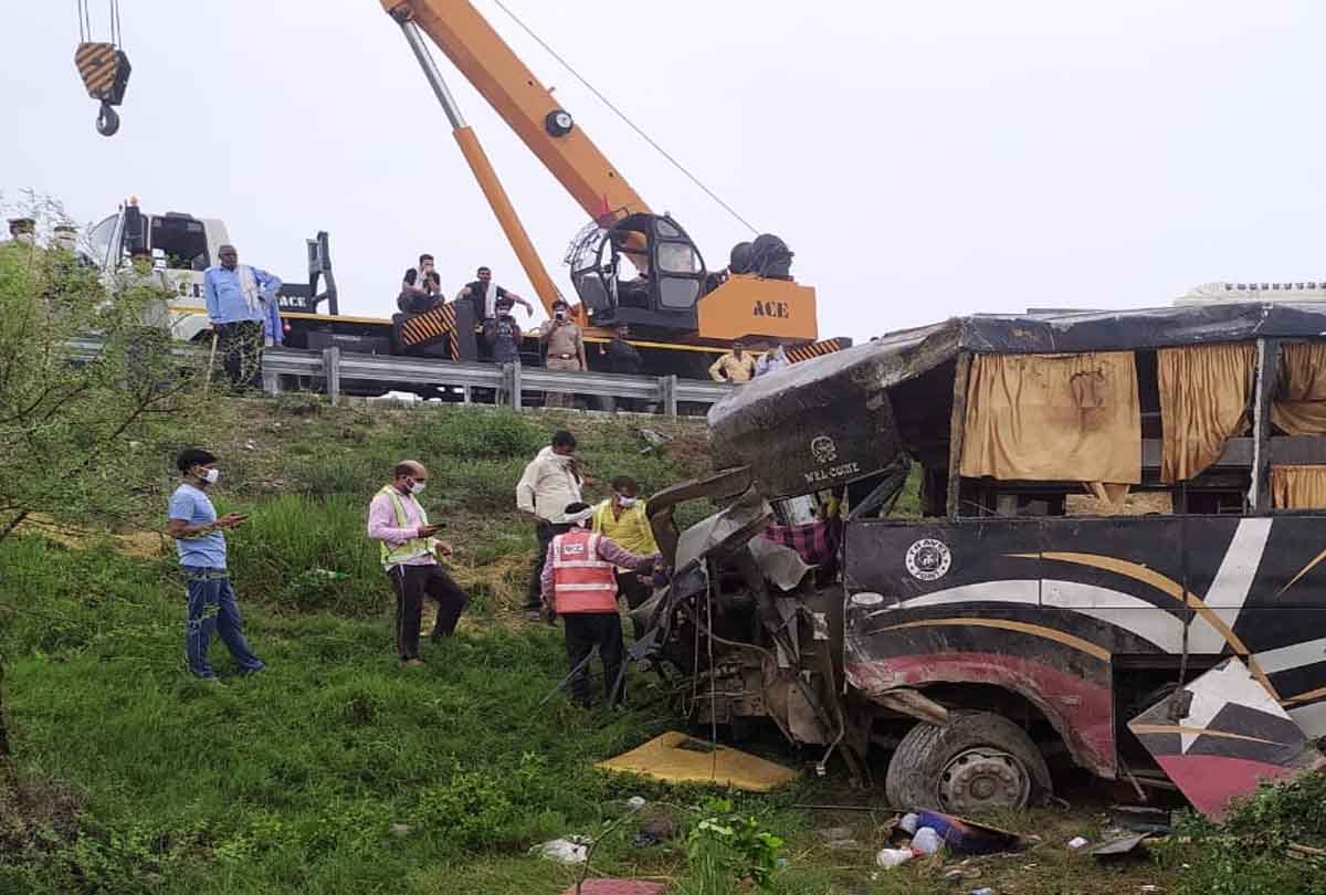 Accident on Kannauj Expressway, six people died and 40 injured