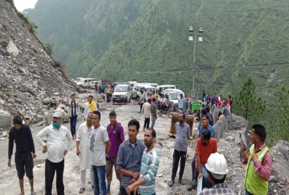 Badrinath highway opened after 42 hours in Bhanerpani