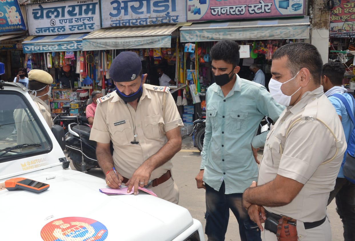 500 Rupees fine of without mask.