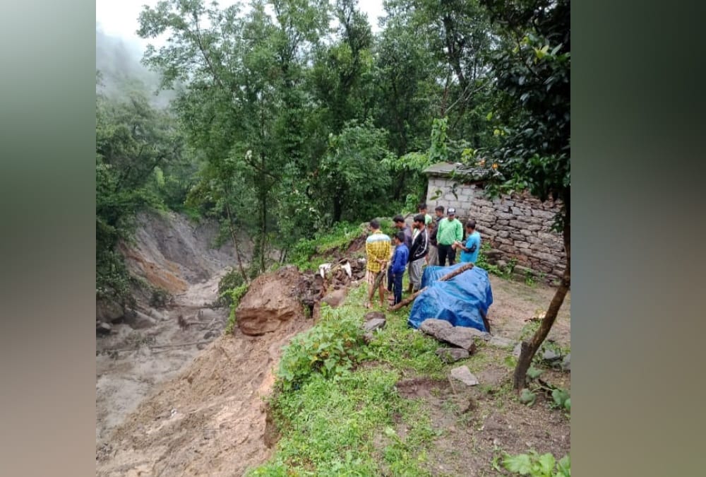 Uttarakhand weather Update: Heavy rain in Munsiyari, Many Houses Collapse