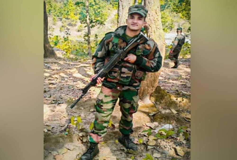 Uttarakhand Soldier Dev bahadur martyr on Ladakh Border During Dynamite Blast