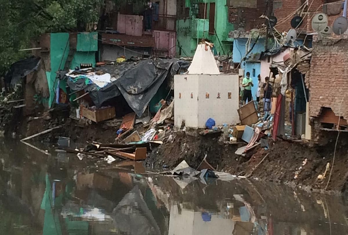 Heavy rain in Delhi many slum houses drowns in different areas