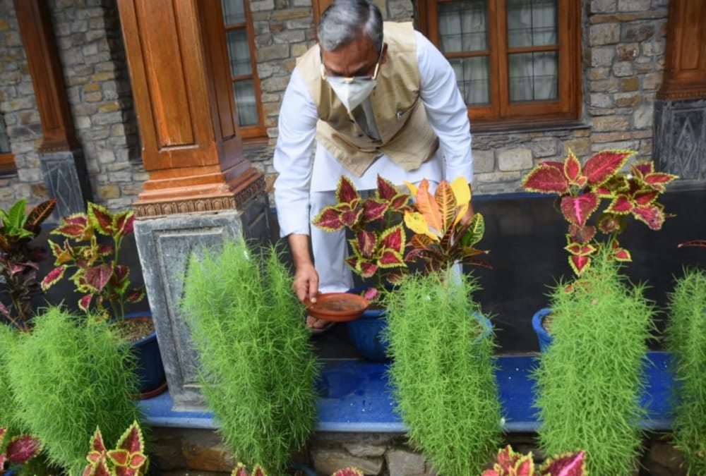 Uttarakhand CM Trivendra singh rawat Starts Dengue prevention Campaign from his house, Photos