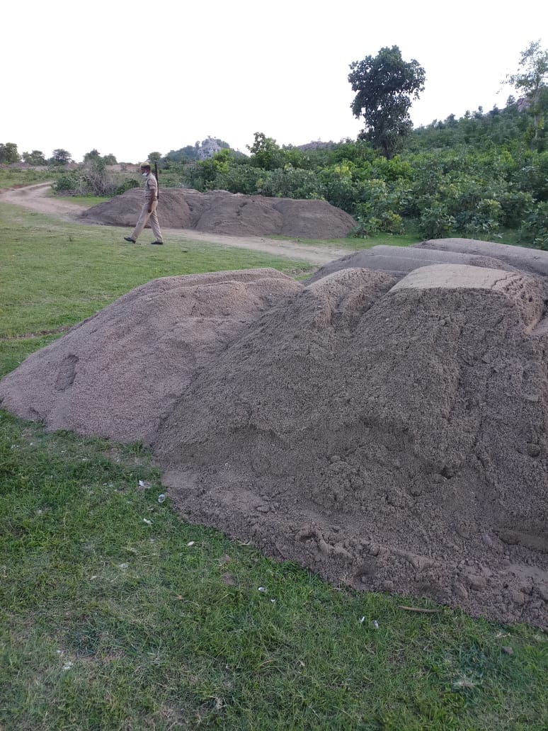 200 trauly sand seized