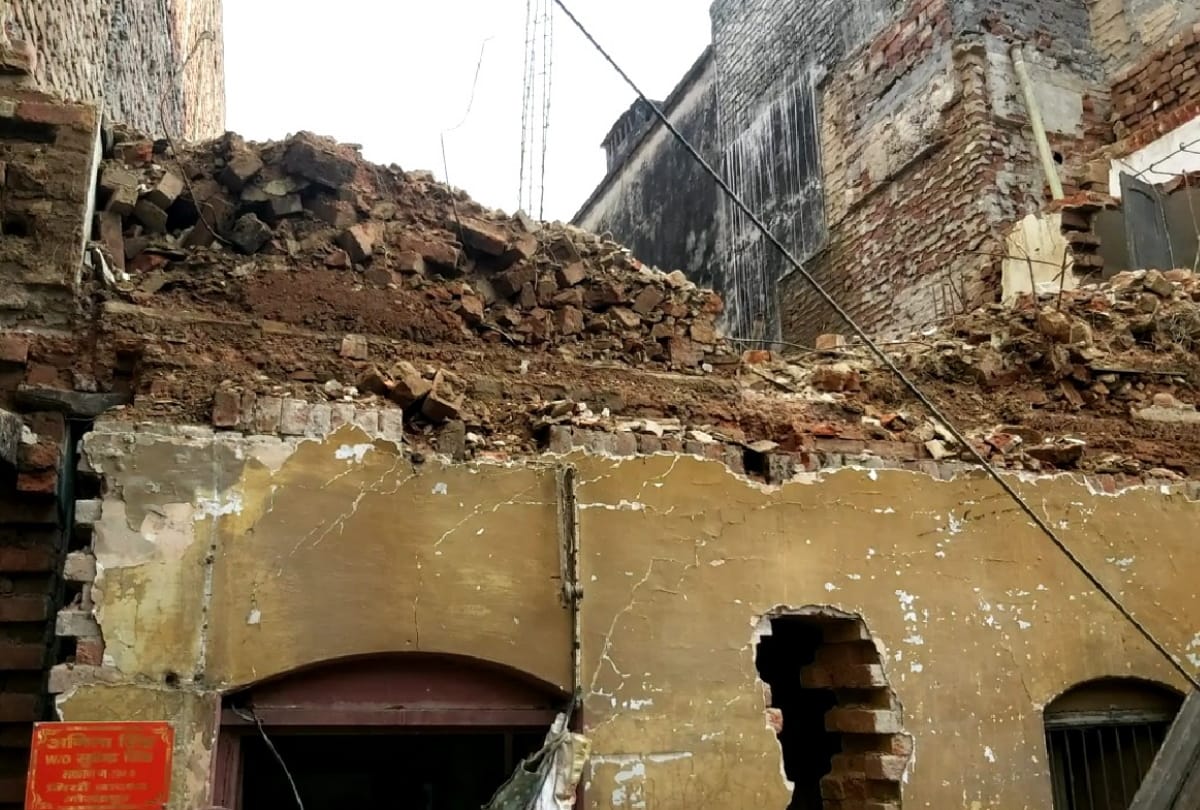Shabby house collapsed, two laborers killed, two injured