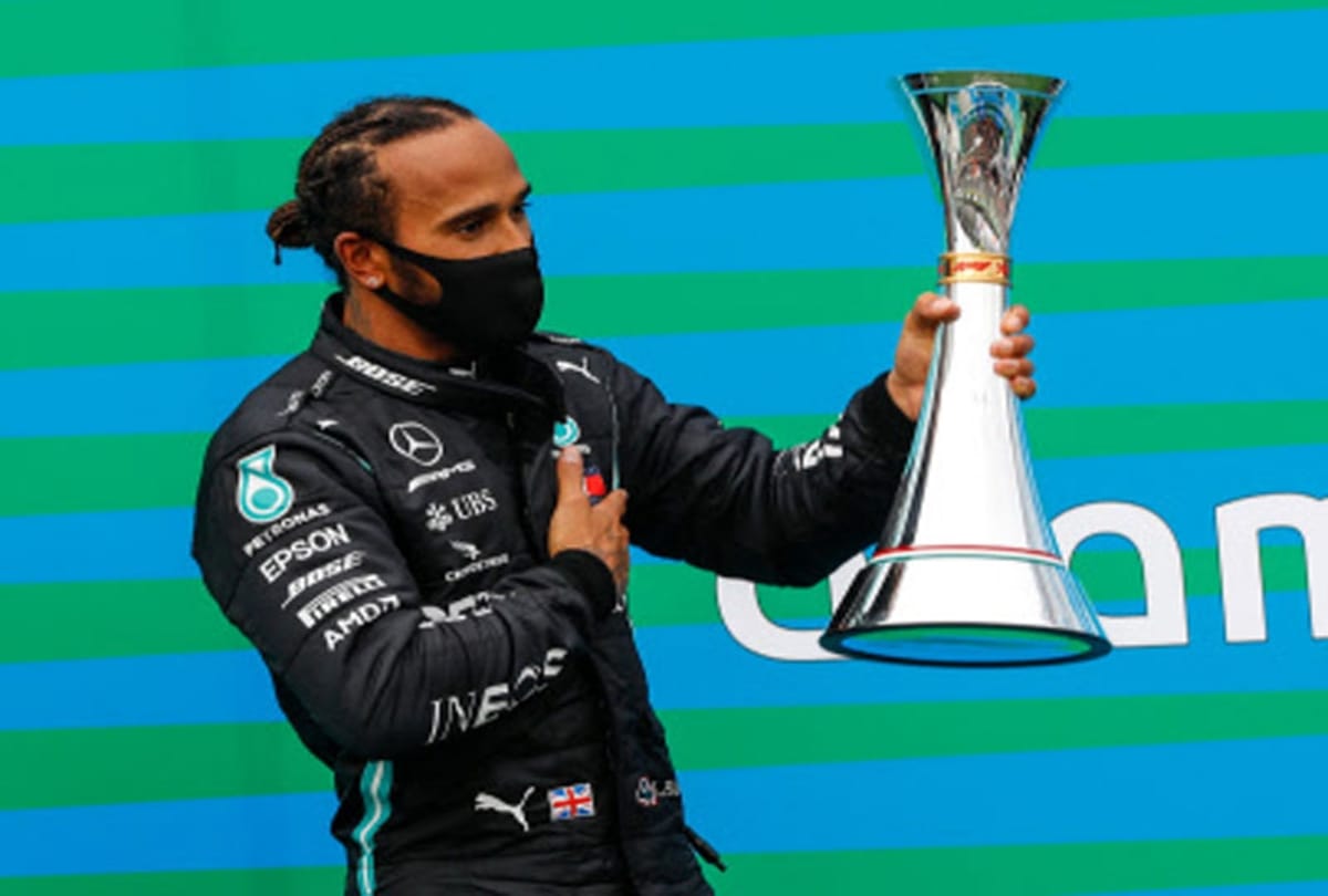 Lewis Hamilton wins record seventh British Grand Prix