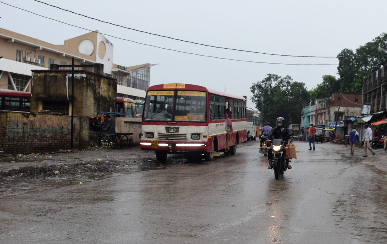 Silence on the streets, necessary shops opened, police kept eyes on situation