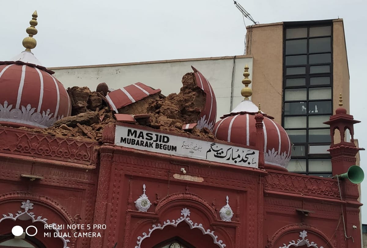 Mubarak Begum Mosque dome broken due to thunderstorm