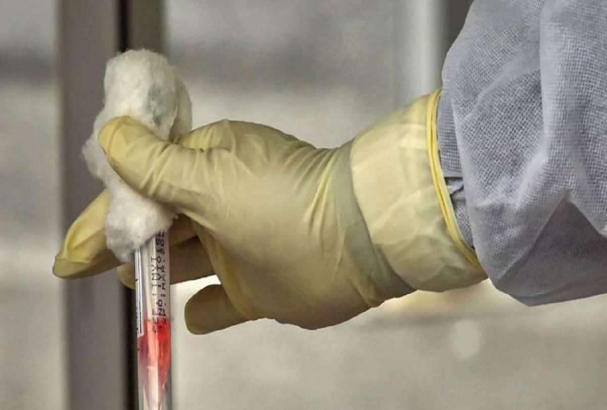 Plasma of two people taken from apheresis machine in Gorakhpur