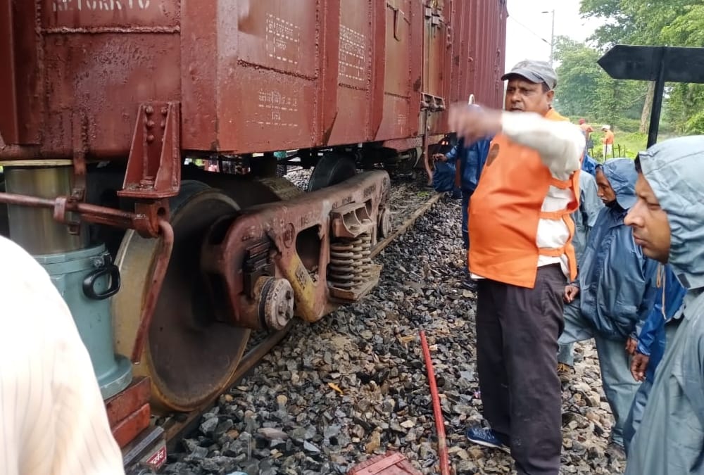 Goods train derailed in Gonda.