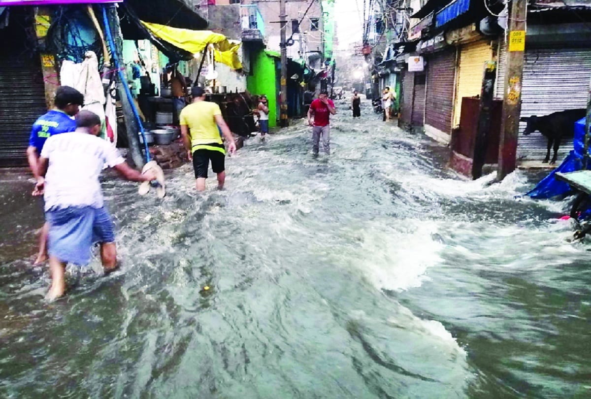   Claims of Delhi local bodies immersed in rain