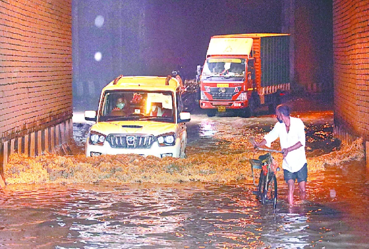 Rain disaster in Delhi as four died including children and elder