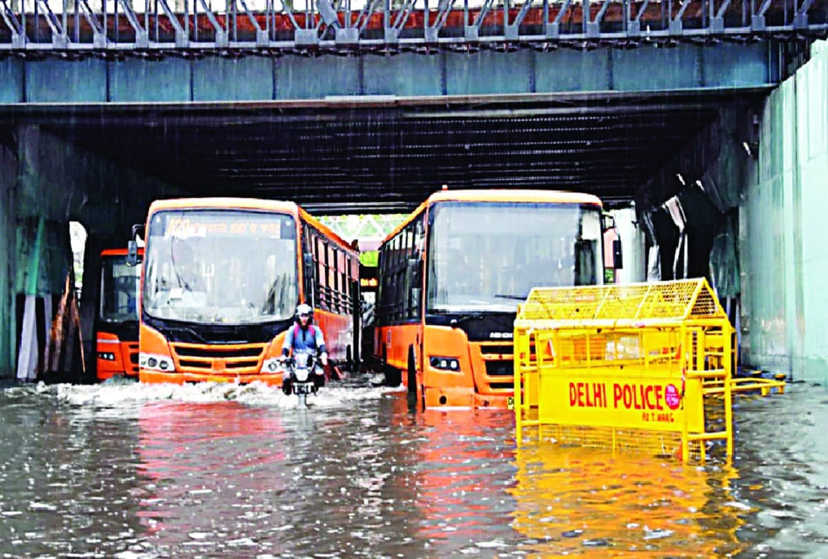   Claims of Delhi local bodies immersed in rain