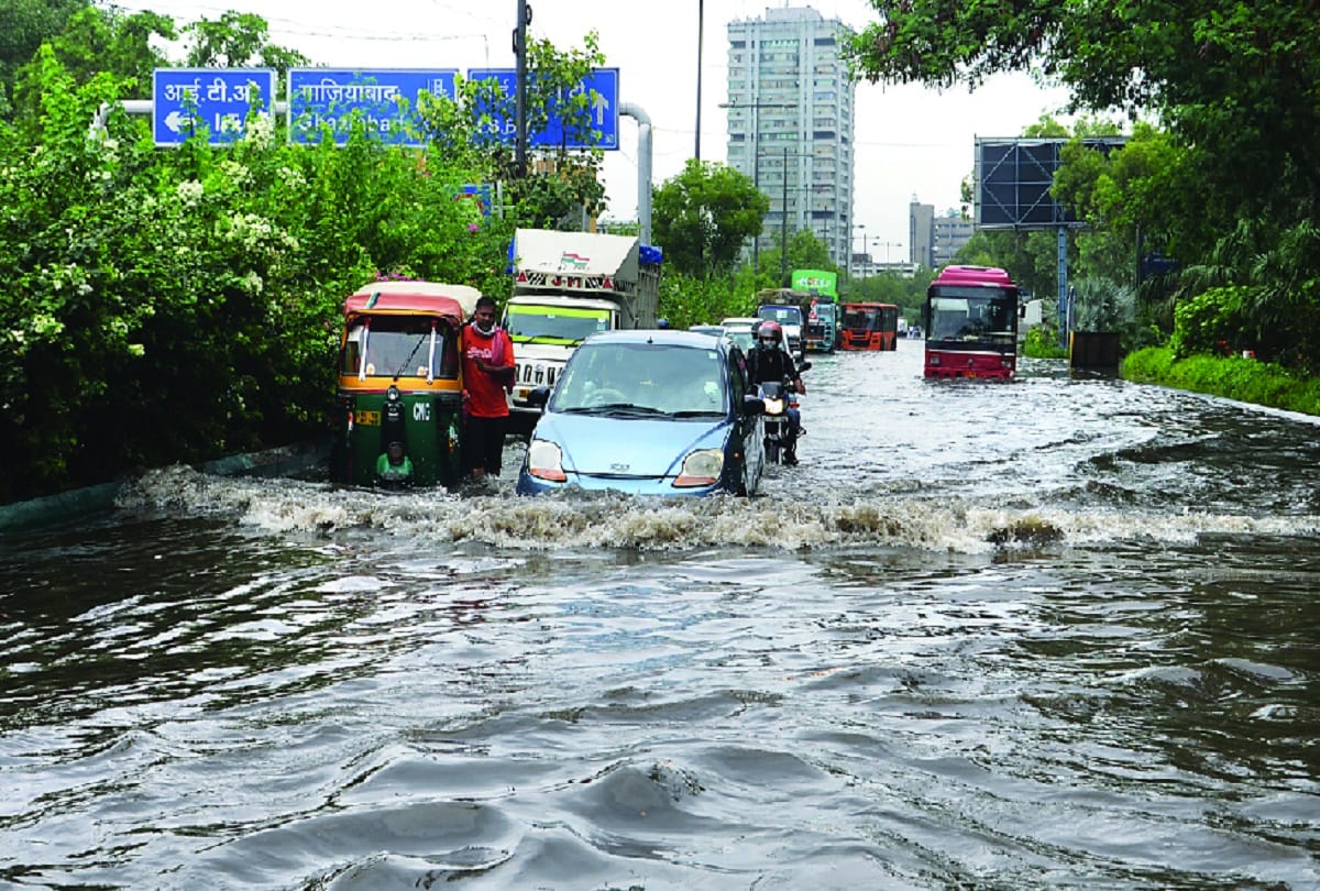   Claims of Delhi local bodies immersed in rain