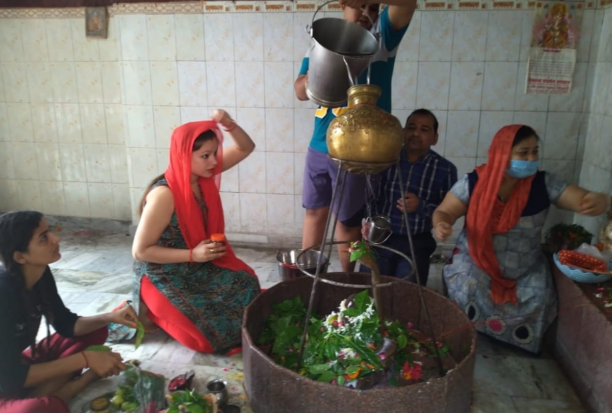 women will celebrate Somvati Amavasya festival on Monday
