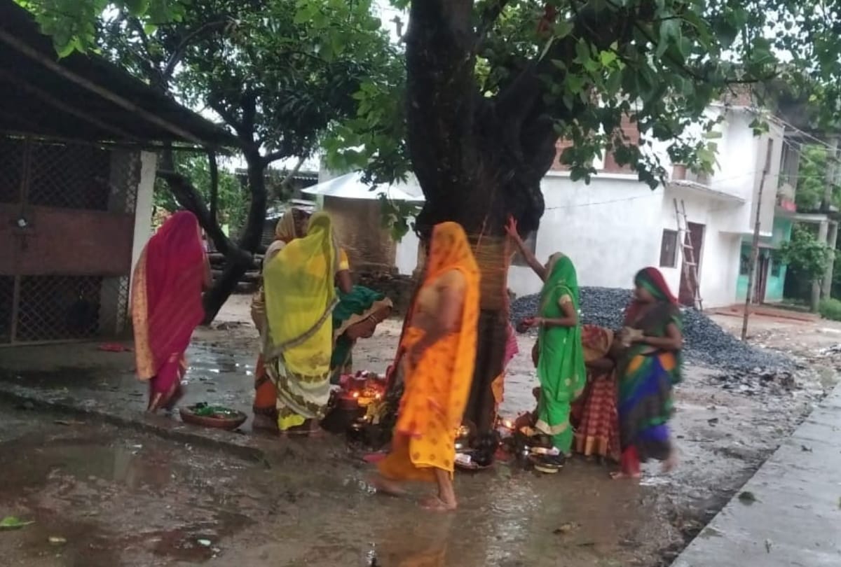 women will celebrate Somvati Amavasya festival on Monday