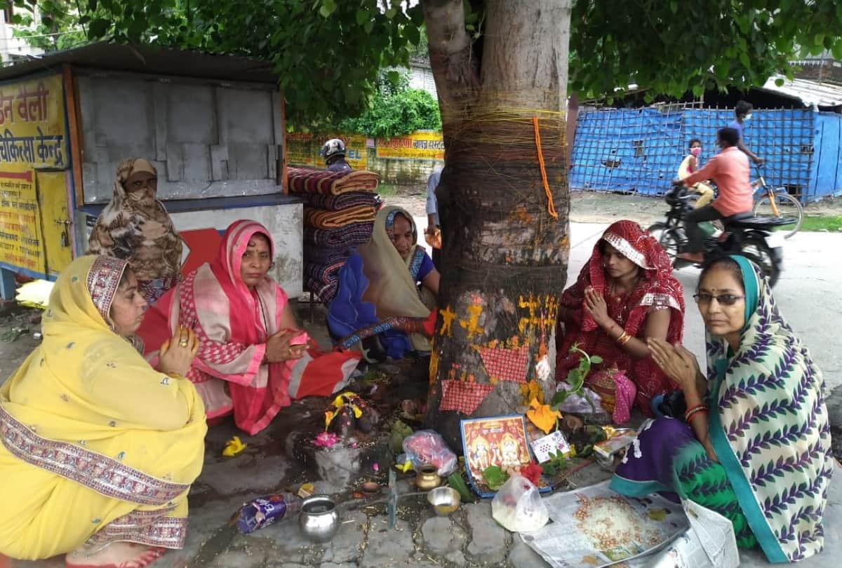 Somvati Amavasya Celebration In Gorakhpur See latest photos