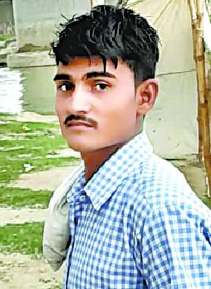 Accident in cardboard factory, working worker dies in machine