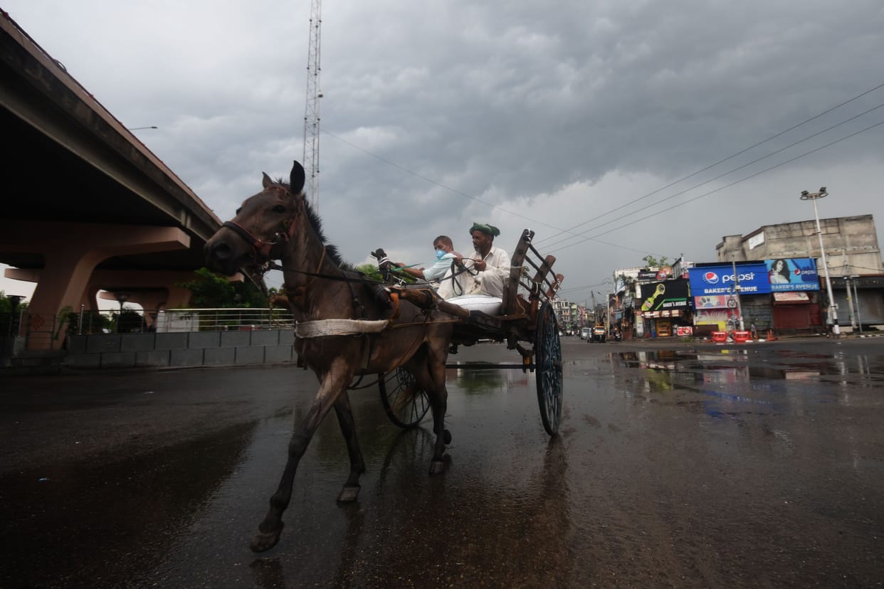 Weather of UP: Cloudy cover in entire state, warning of heavy rain in these districts, hail may also fall