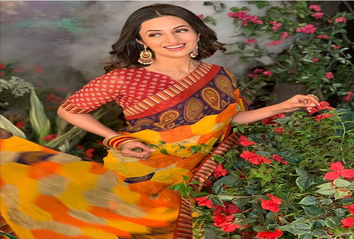 divyanka tripathi fashion stunning beautiful glamours pics in saree