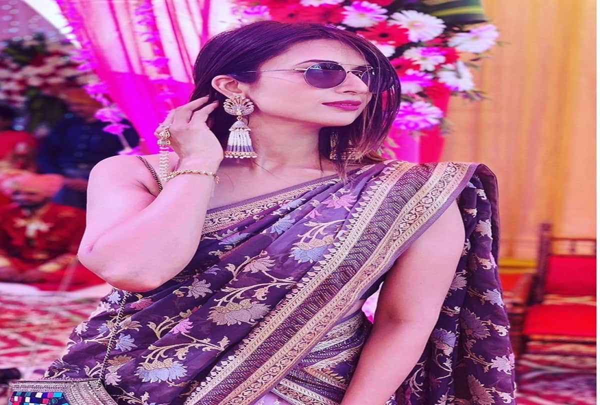 divyanka tripathi fashion stunning beautiful glamours pics in saree