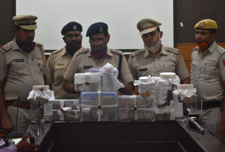 Gold robbery of four crores rupees revealed, five accused arrested by police