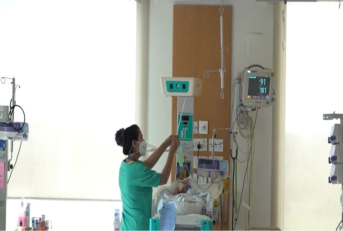 New born admitted in delhi max hospital gets milk from laddakh from mother everyday know full story