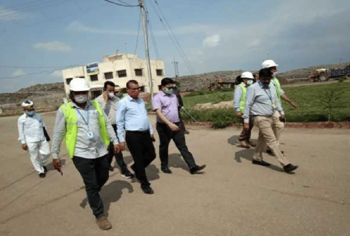 Municipal commissioner inspected solid waste site in agra