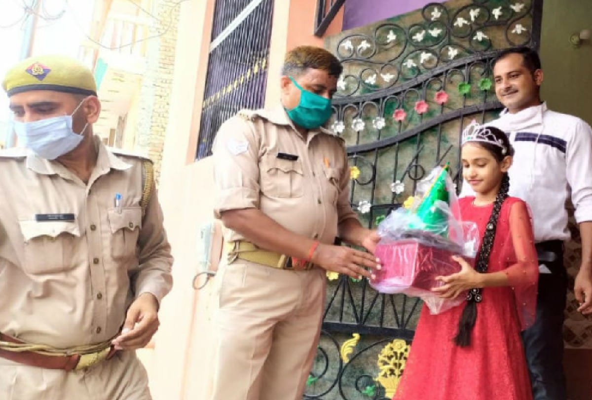 Uttar Pradesh Police Celebrates Birthday of Martyr Jawan Bablu Kumar Daughter In Mathura