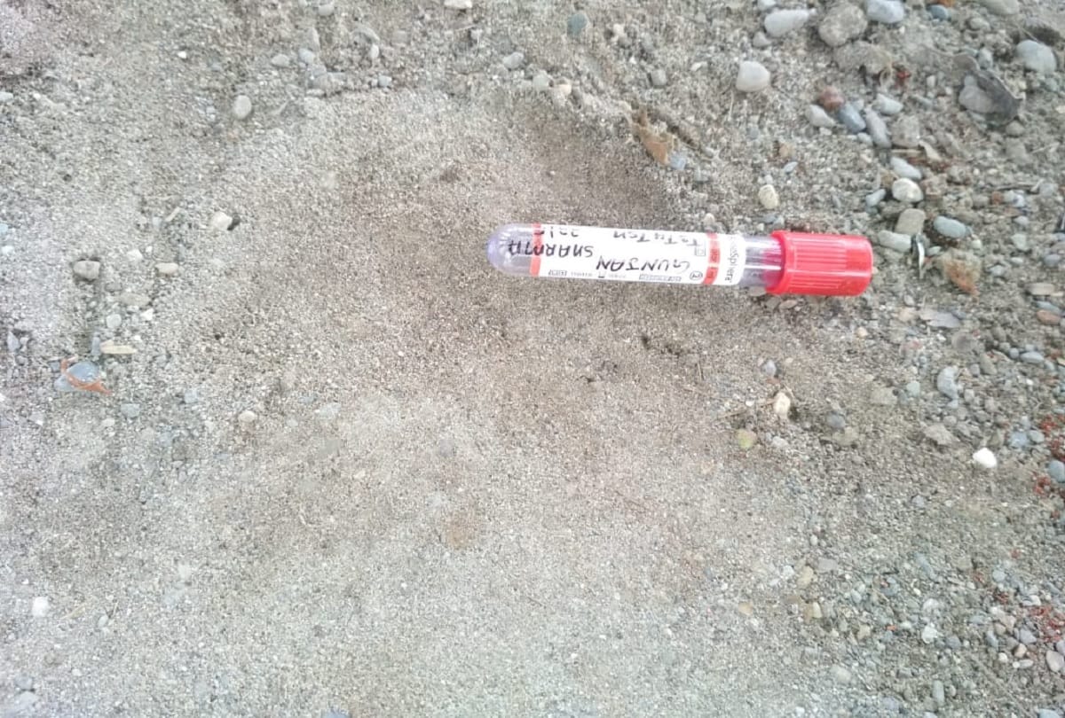 Used PPE Kit and gloves found thrown outdoors in Amroha UP