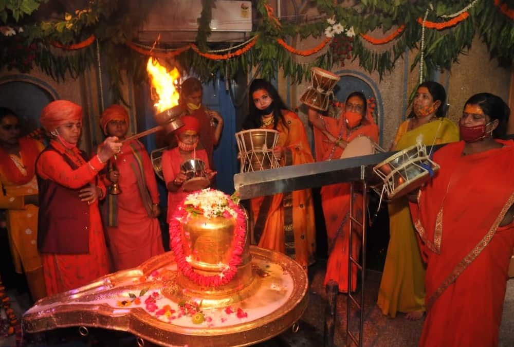 Pics of Third Monday of savan in Lucknow.