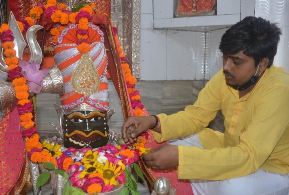 Pics of Third Monday of savan in Lucknow.