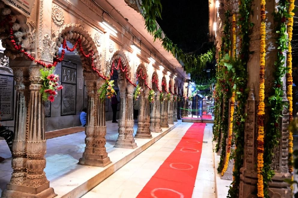 Baba Vishwanath's shrine reverberated with faith, har har, bomb in the rainy season