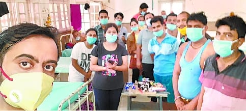 Forgot the horror of corona .. celebrated the birthday of the infected student by dancing and singing