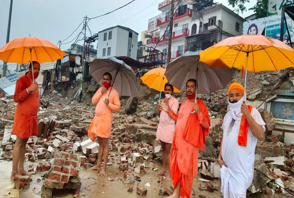 Uttarakhand Weather Update: Har Ki pauri wall collapse Debris near Brahma Kund Real Condition