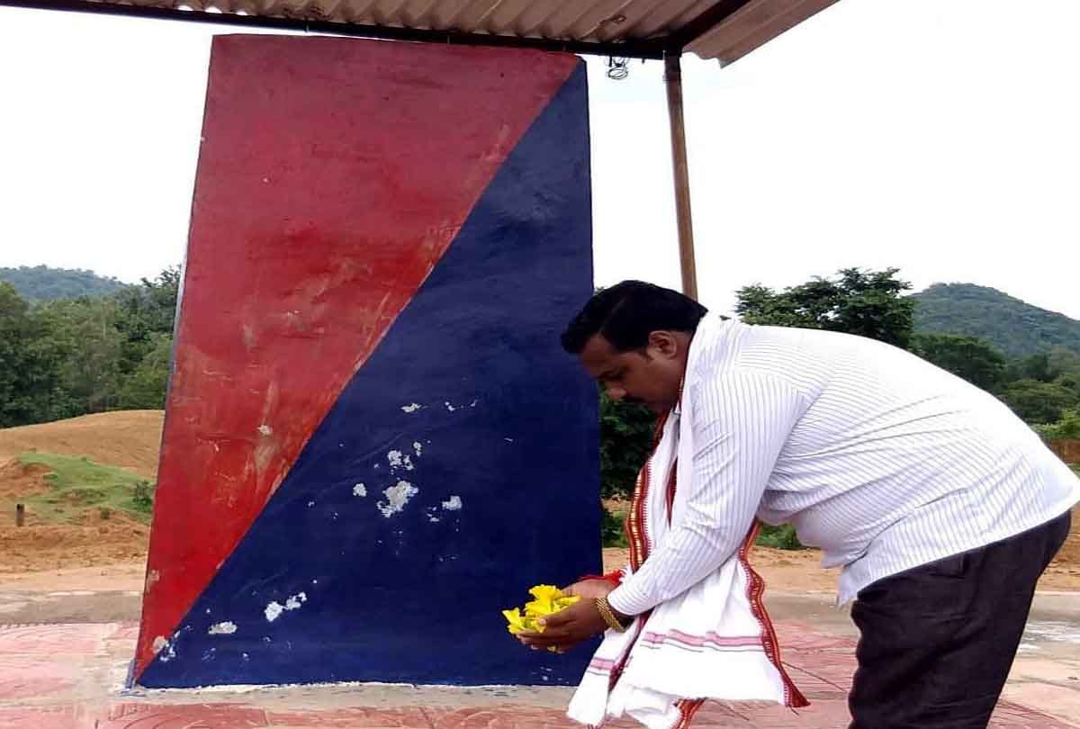 bundeli army demands memorial for 8 up policemen who lost their lives in kanpur bikaru village